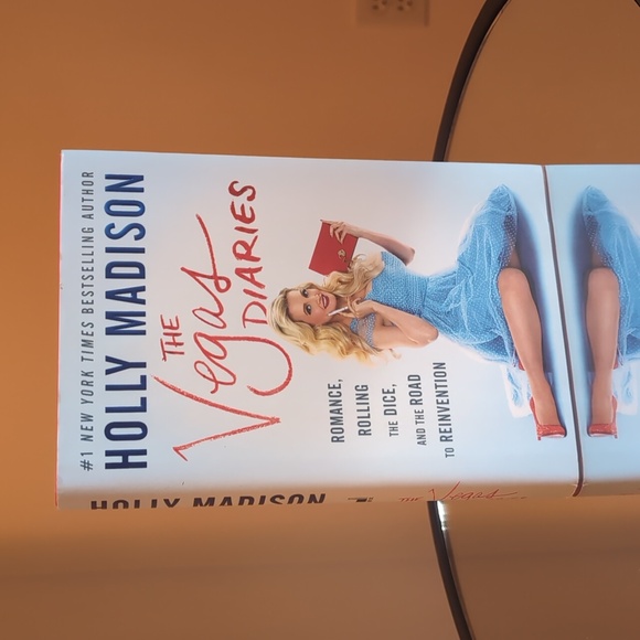 The Vegas Diaries Holly Madison Memior - Picture 1 of 5
